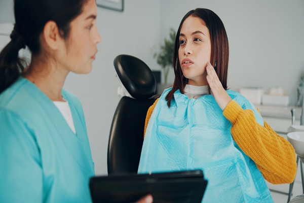 Common Signs Of Gum Disease Around Dental Implants